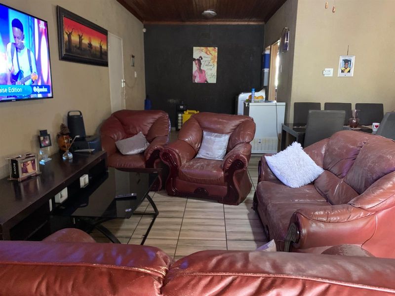 House For Sale in Die Heuwel, Witbank - Photo 9