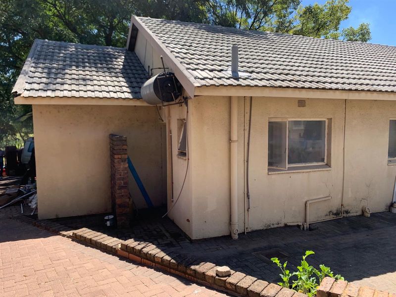 House For Sale in Die Heuwel, Witbank - Photo 4