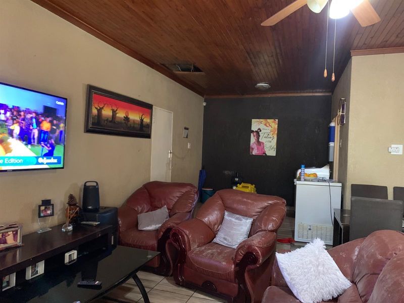 House For Sale in Die Heuwel, Witbank - Photo 7