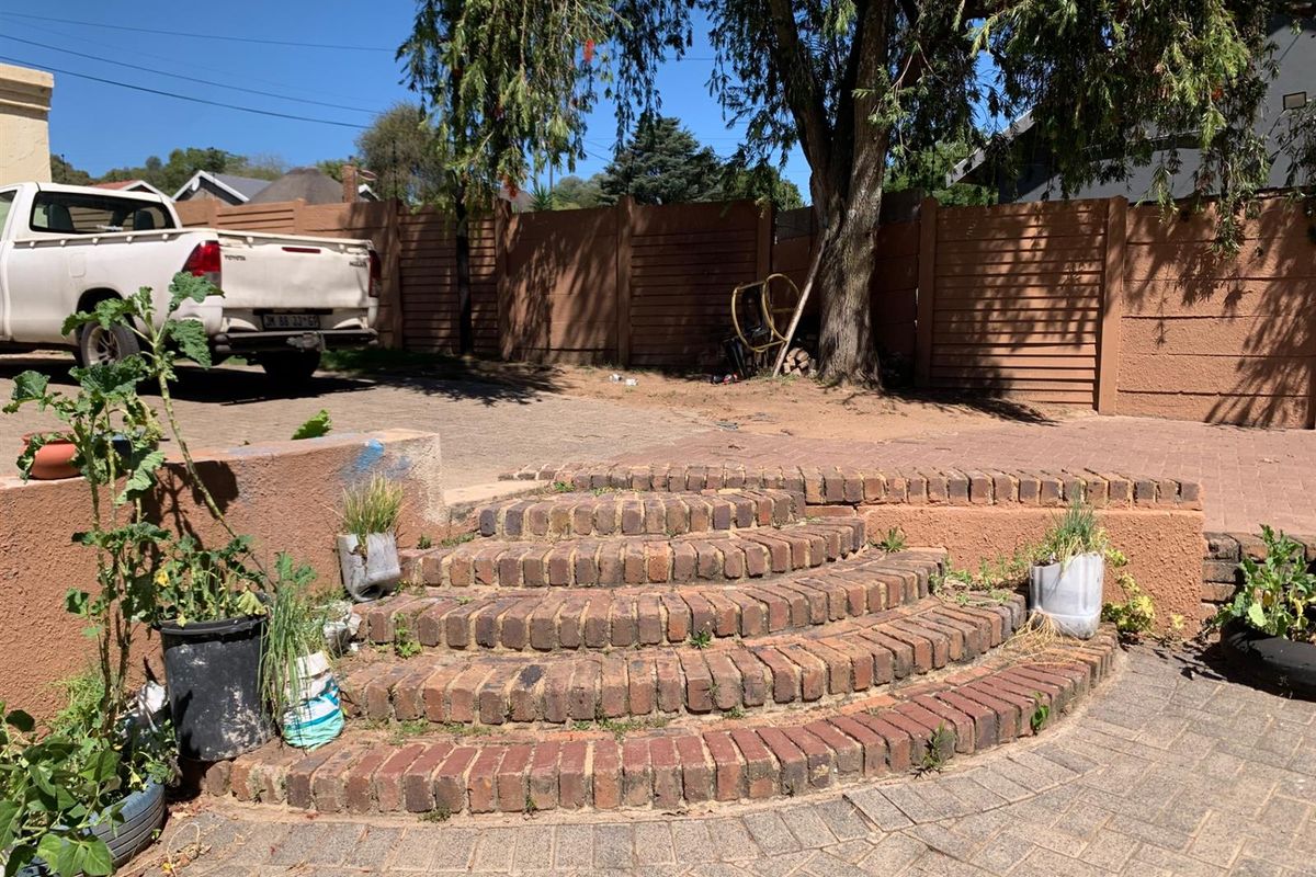 House For Sale in Die Heuwel, Witbank - Photo 3