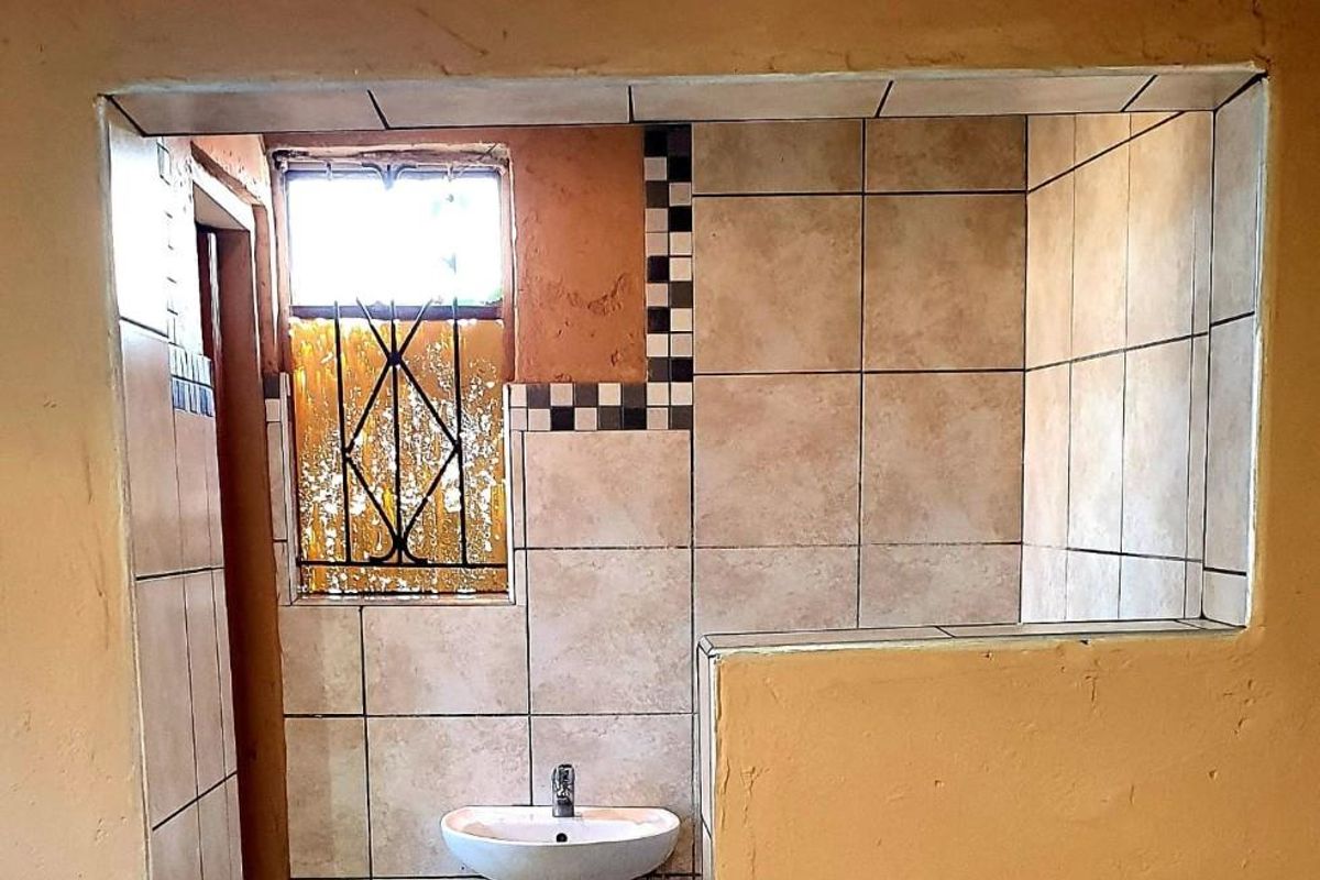 1 Bedroom Cottage To Rent in Chiawelo, Soweto - Photo 3