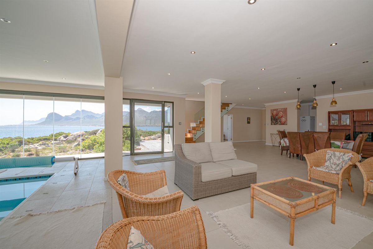 House For Sale in Pringle Bay - Photo 4
