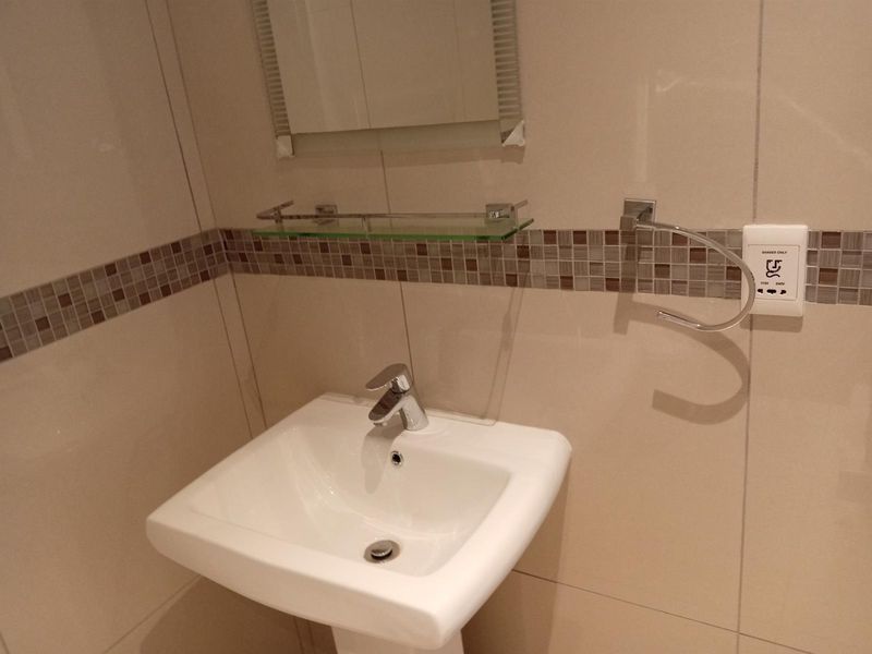 Stunning spacious apartment not to be missed - Photo 8