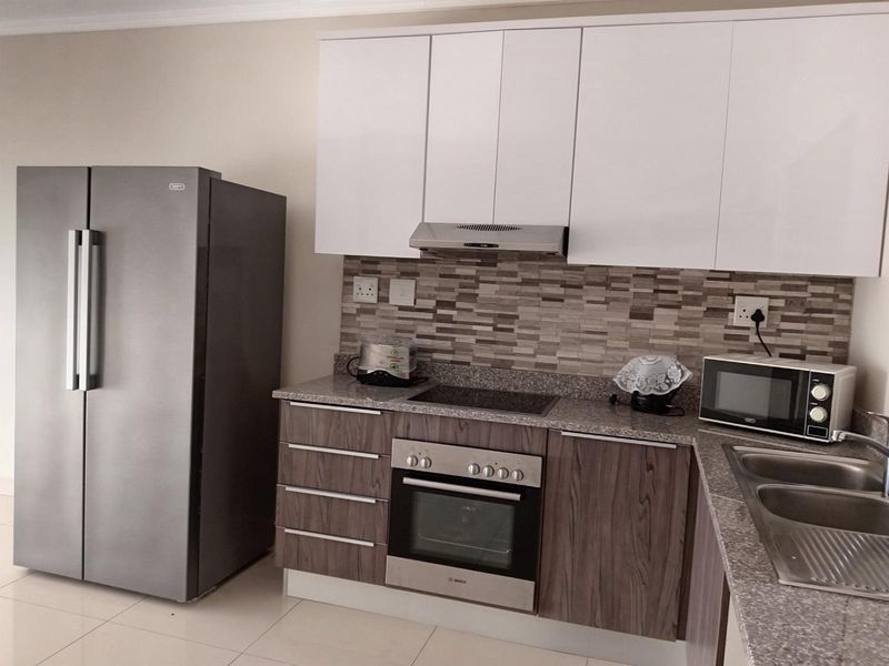 Stunning spacious apartment not to be missed - Photo 3