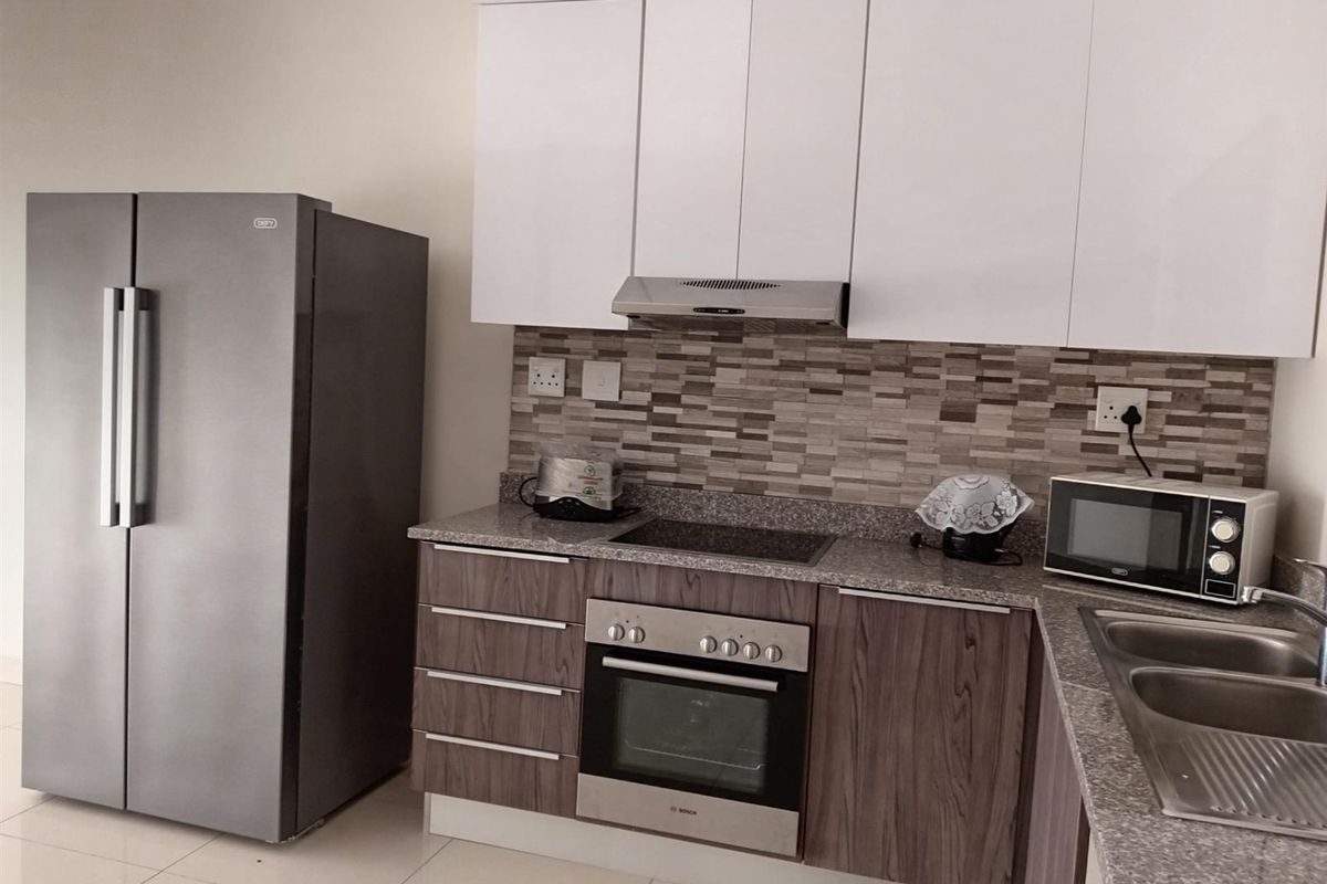 Stunning spacious apartment not to be missed - Photo 3