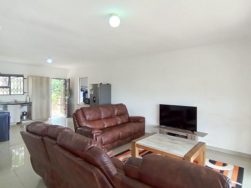 Modern 3-bedroom house for sale - Photo 3