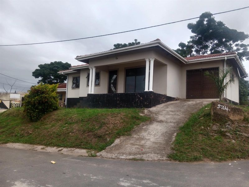 Modern 3-bedroom house for sale - Photo 2