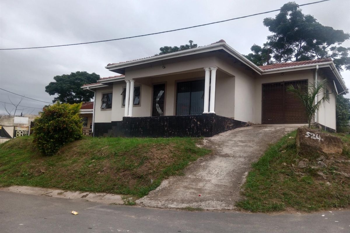 Modern 3-bedroom house for sale - Photo 2