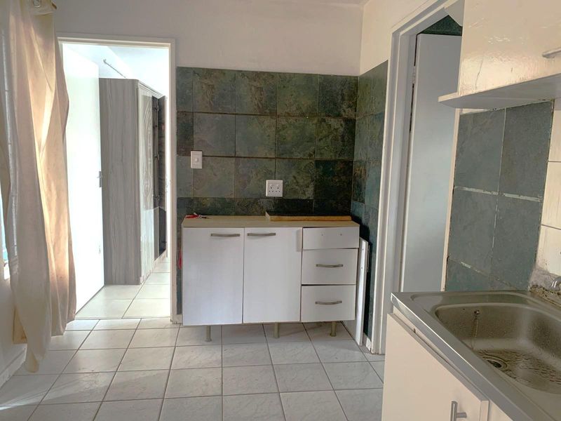 Cozy 1-Bedroom Apartment Available Immediately in Scottsvillel - Photo 3