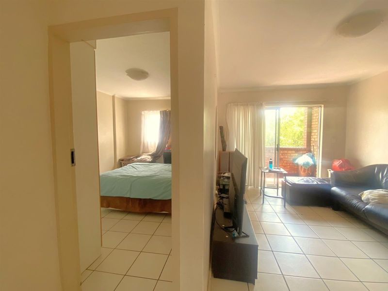 Cozy First Floor Apartment in Security Complex - Photo 9