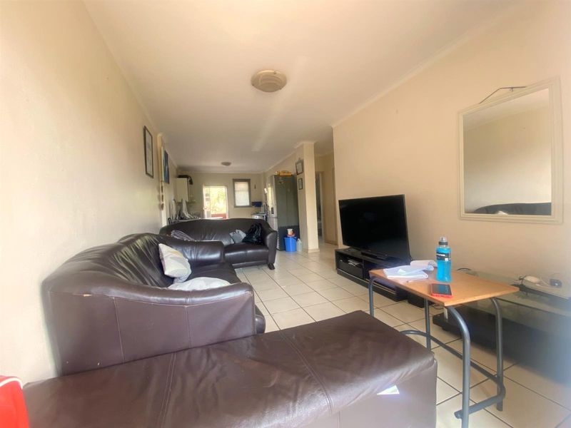 Cozy First Floor Apartment in Security Complex - Photo 7