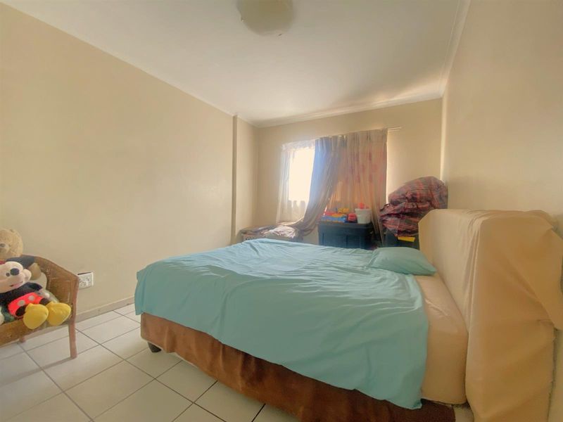 Cozy First Floor Apartment in Security Complex - Photo 10