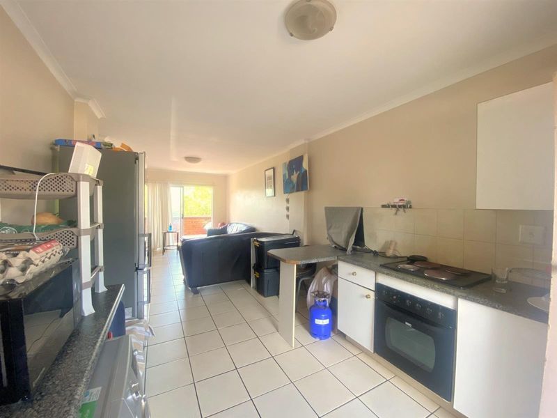 Cozy First Floor Apartment in Security Complex - Photo 4