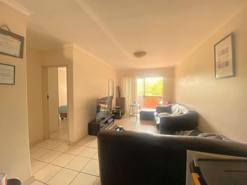 Cozy First Floor Apartment in Security Complex - Photo 5