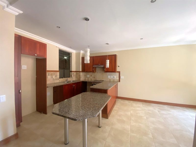 Elegant Second-Floor Retirement Unit in Kingswood Village - Photo 7