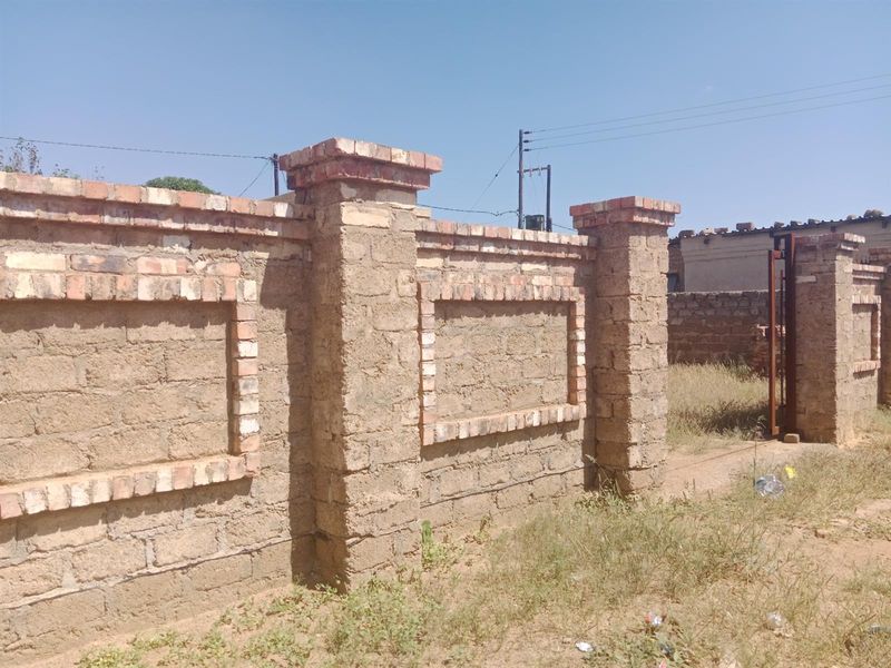 Prime Stand for Sale in Mabopane Slovo, Excellent Investment Opportunity - Photo 2