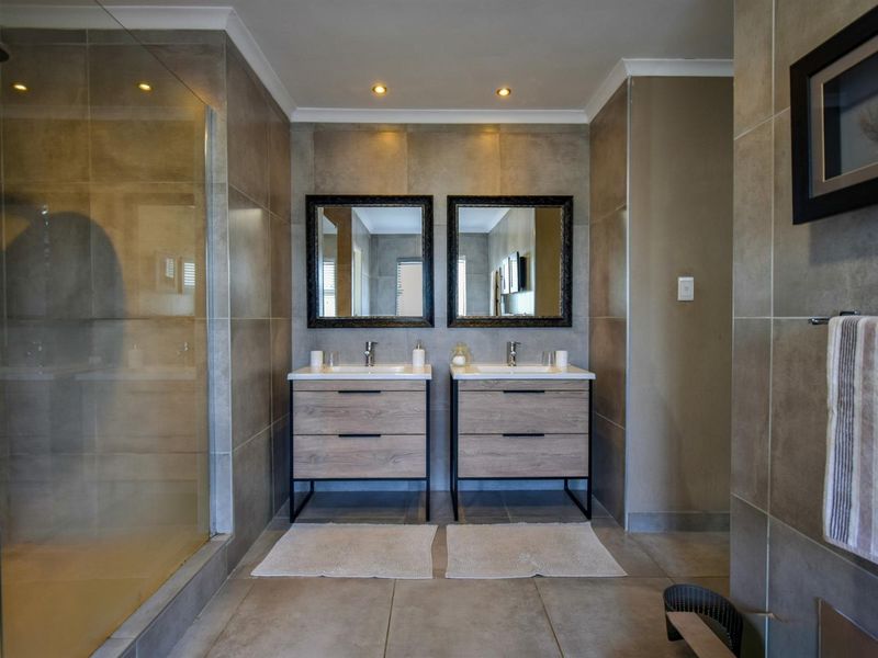 An Exquisite Country Estate of Unmatched Grandeur - A Jewel Just Beyond Pretoria East - Photo 7