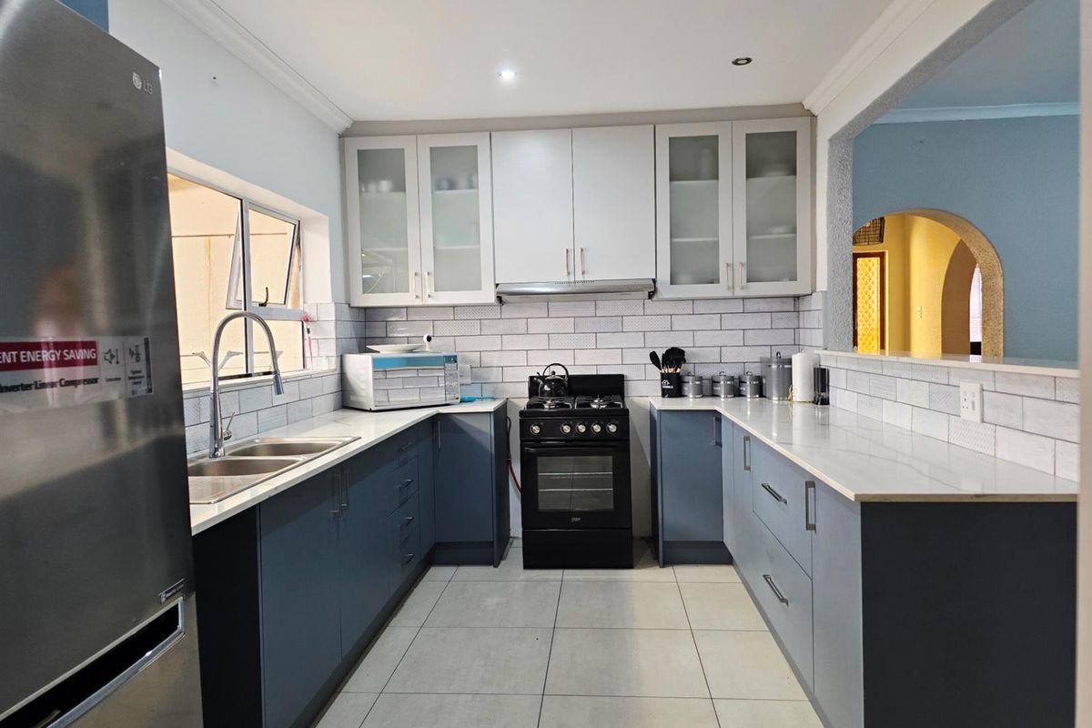 3 Bedroom House to Rent in Goodwood - Photo 2