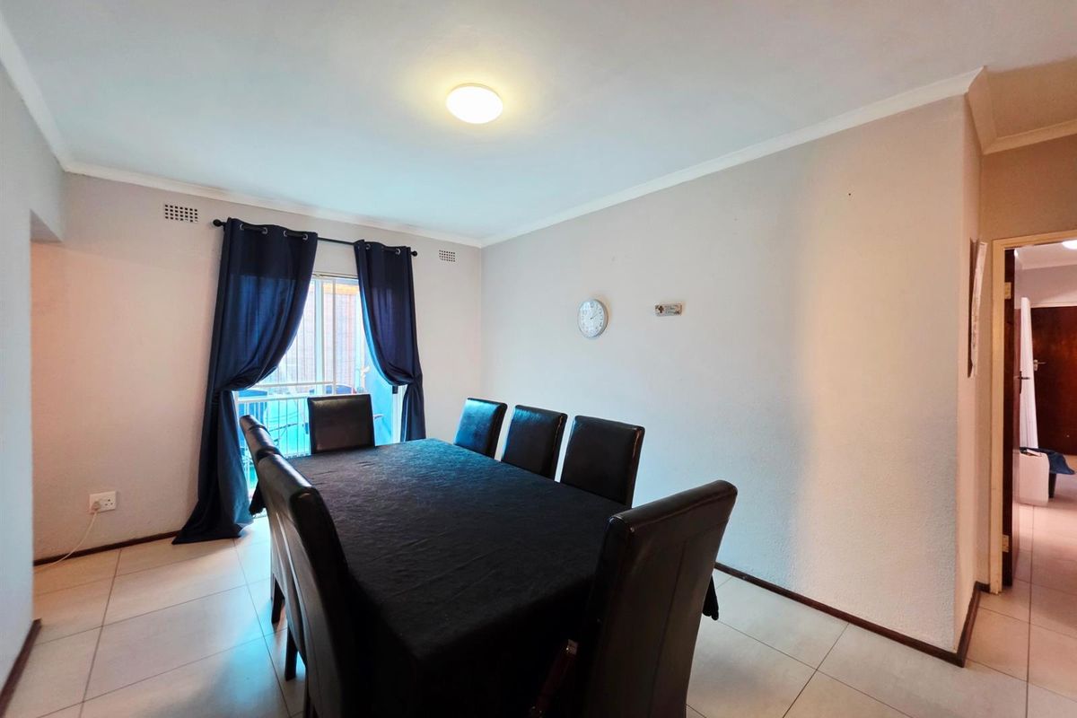 3 Bedroom House to Rent in Goodwood - Photo 4