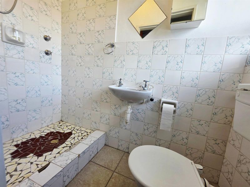 3 Bedroom House to Rent in Goodwood - Photo 8