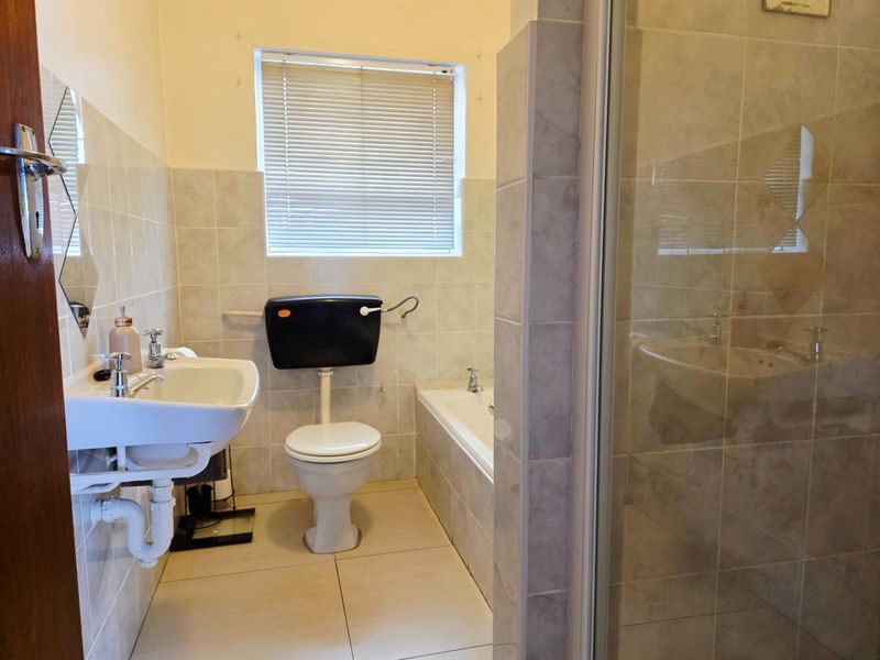 3 Bedroom House to Rent in Goodwood - Photo 7