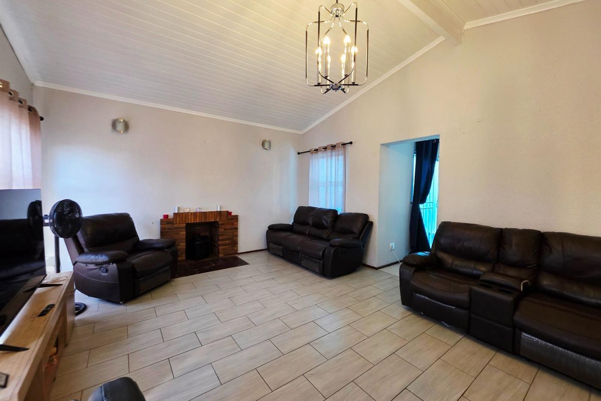 3 Bedroom House to Rent in Goodwood - Photo 5