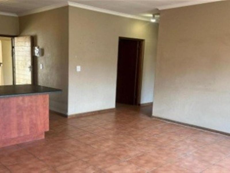 Complex For Sale in Vorna Valley, Midrand - Photo 3