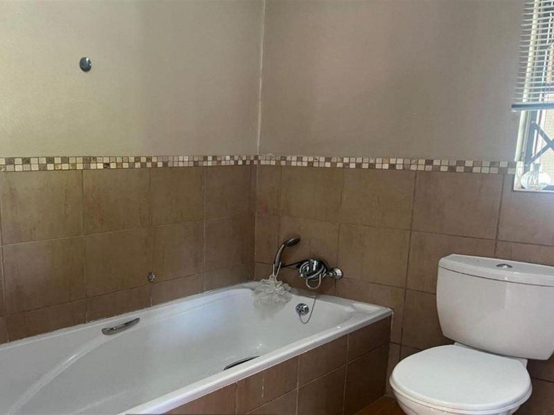 Complex For Sale in Vorna Valley, Midrand - Photo 2