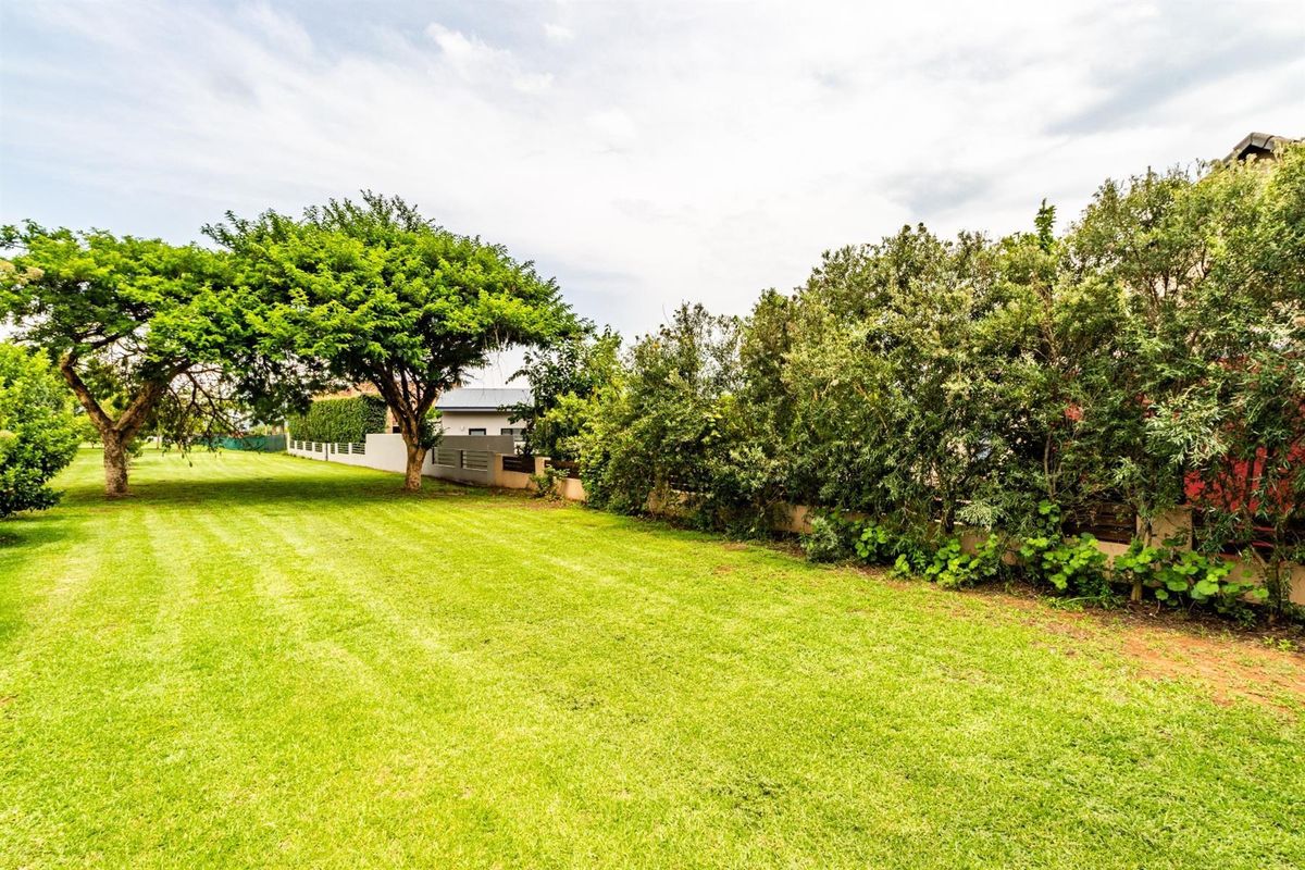 Elegant 3-Bedroom Home For Sale in Copperleaf Estate, Centurion - Photo 5