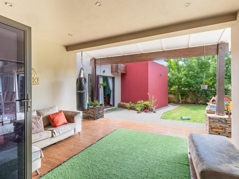 Elegant 3-Bedroom Home For Sale in Copperleaf Estate, Centurion - Photo 7