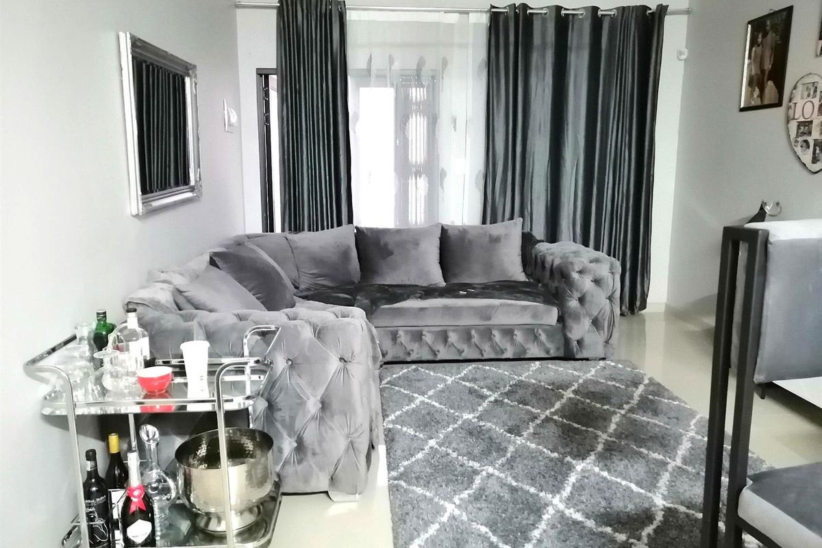 Contemporary Style. Peace of Mind. Perfectly Positioned for Everyday Living. - Photo 2