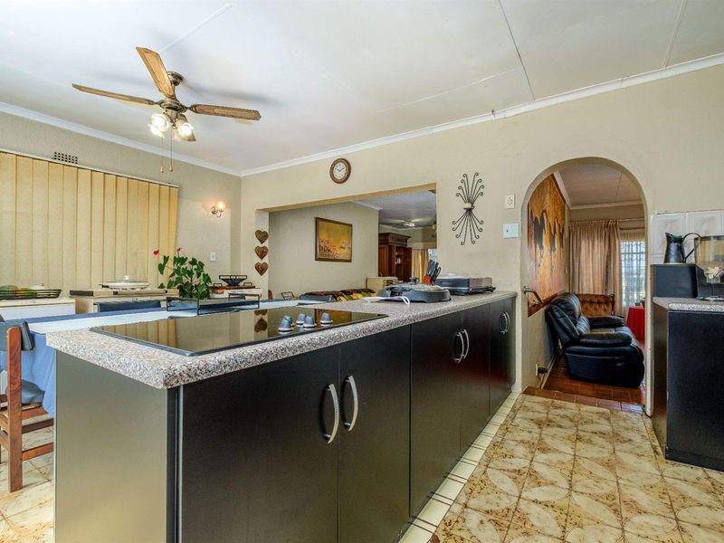 Four Bedroom Family Home For Sale In Witpoortjie - Photo 10