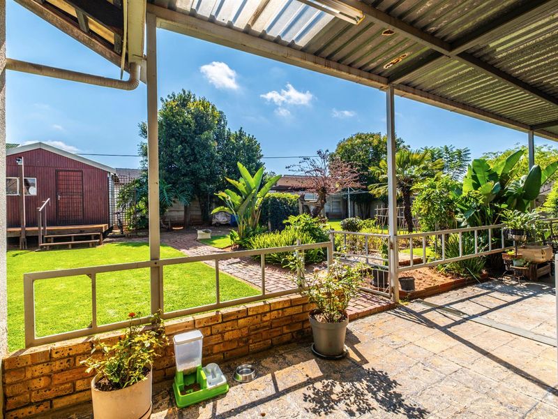 Four Bedroom Family Home For Sale In Witpoortjie - Photo 3