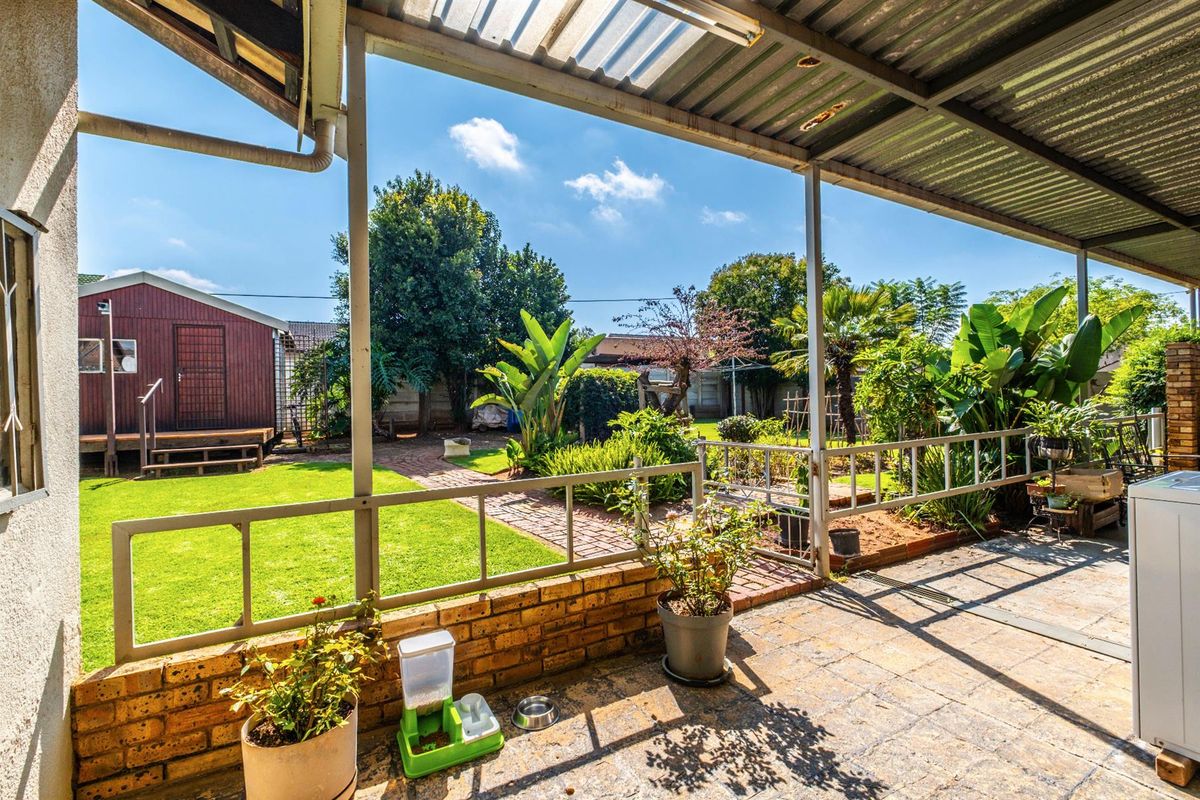 Four Bedroom Family Home For Sale In Witpoortjie - Photo 3