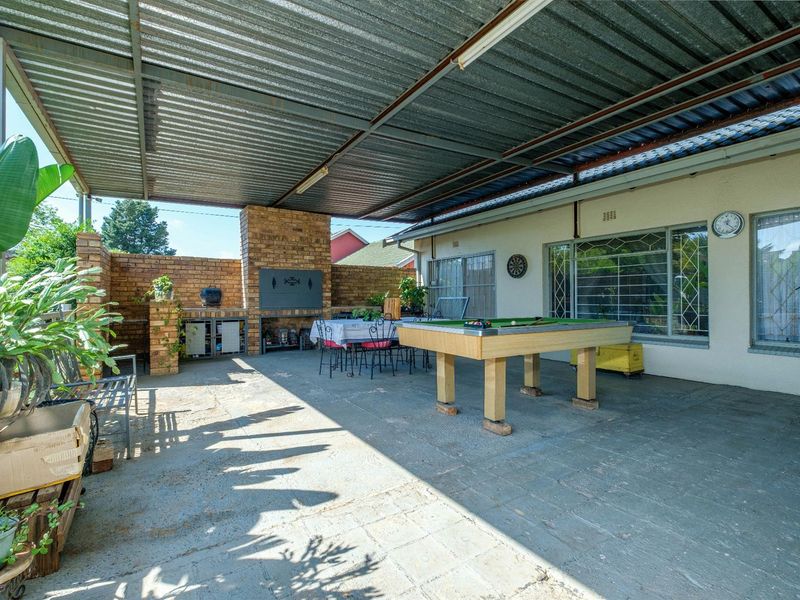 Four Bedroom Family Home For Sale In Witpoortjie - Photo 2