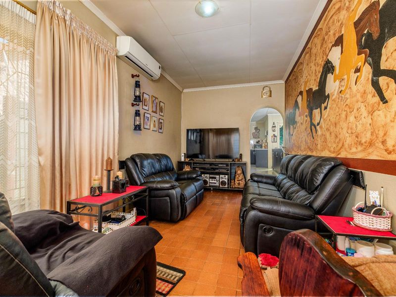 Four Bedroom Family Home For Sale In Witpoortjie - Photo 4