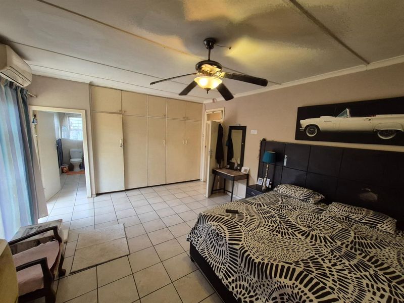 House with rental income Flats For Sale in Bluff, Durban, KwaZulu Natal - Photo 10