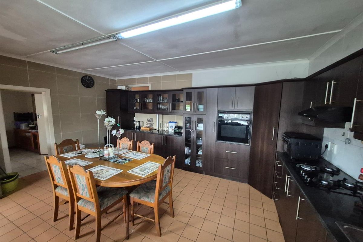 House with rental income Flats For Sale in Bluff, Durban, KwaZulu Natal - Photo 5