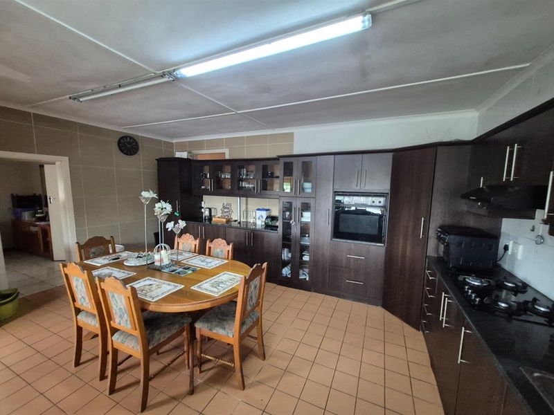 House with rental income Flats For Sale in Bluff, Durban, KwaZulu Natal - Photo 5