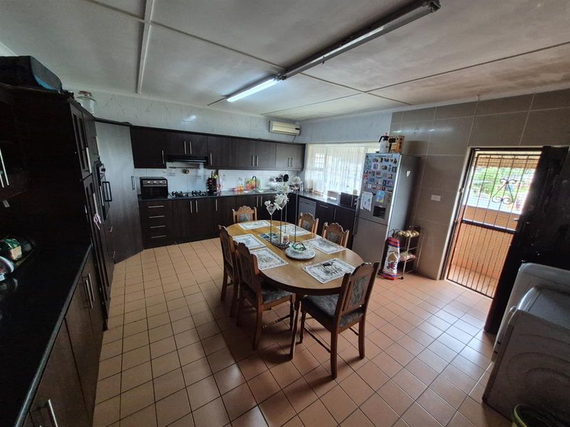 House with rental income Flats For Sale in Bluff, Durban, KwaZulu Natal - Photo 7