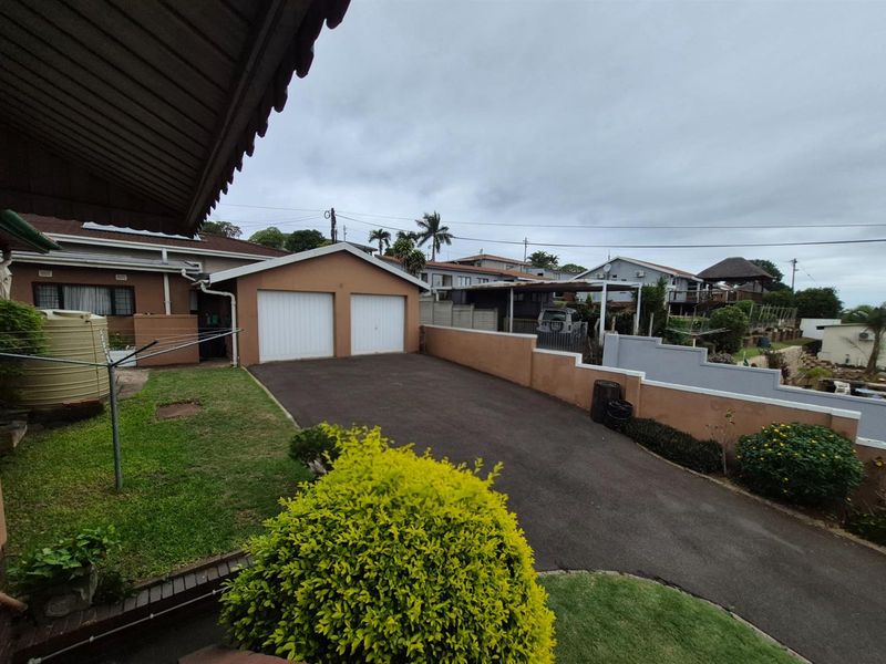 House with rental income Flats For Sale in Bluff, Durban, KwaZulu Natal - Photo 3