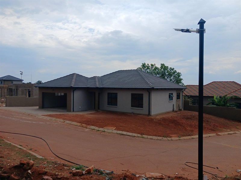 Development For Sale in Amandasig Akasia Gauteng - Photo 10