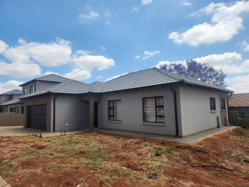 Development For Sale in Amandasig Akasia Gauteng - Photo 8