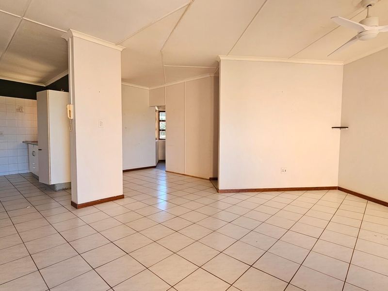 Pet Friendly, Ground Floor, Three Bedroom Townhouse with Sea Views - Photo 7