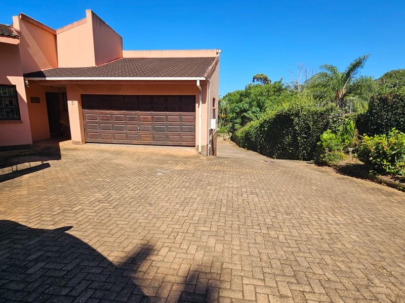 Pet Friendly, Ground Floor, Three Bedroom Townhouse with Sea Views - Photo 4