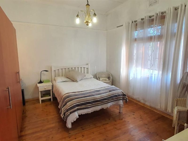 Lovely Solid Family Home with Separate Entrance Flat - Photo 10