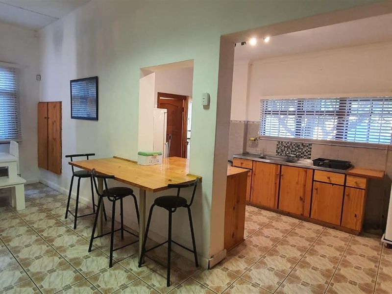 Lovely Solid Family Home with Separate Entrance Flat - Photo 5