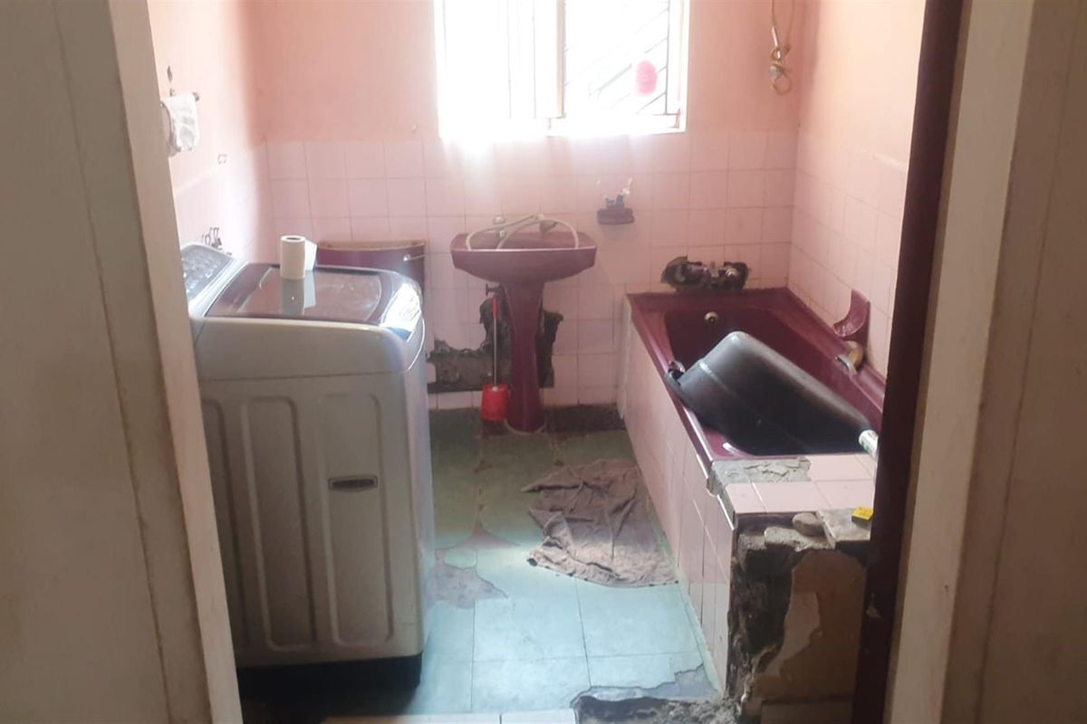 2 Bedroom House For Sale In Dube,Soweto - Photo 5