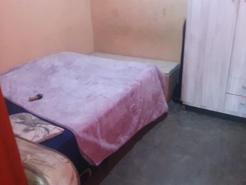 2 Bedroom House For Sale In Dube,Soweto - Photo 7