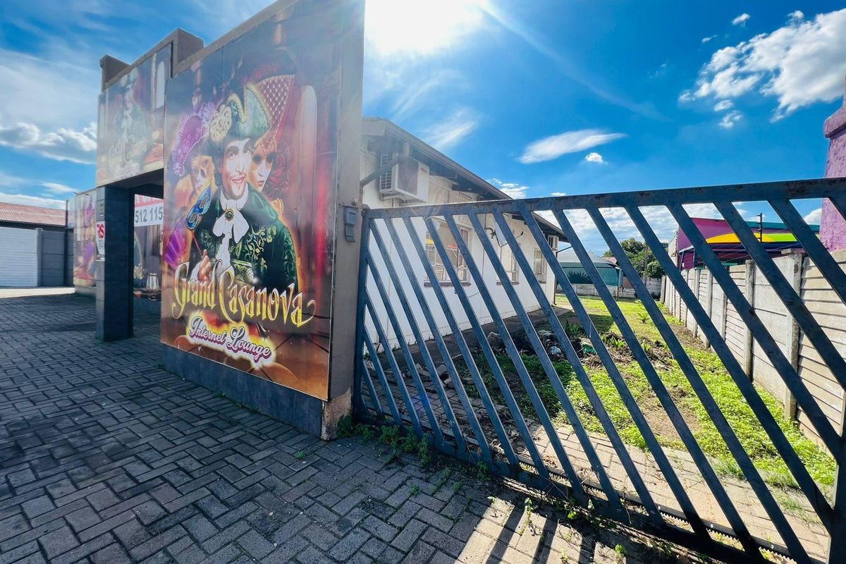 Commercial Property For Sale in Vanderbijlpark SE 1 Vanderbijlpark SE Vanderbijlpark Gauteng - Photo 2